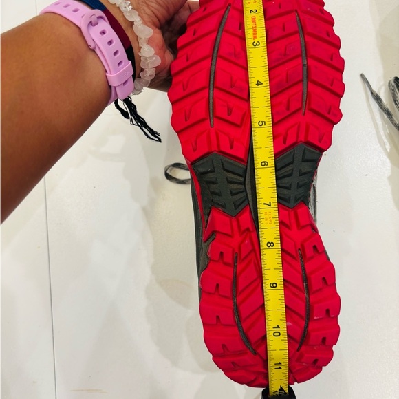 Saucony Gray and Red Trail Sneakers size 10 - Picture 9 of 9